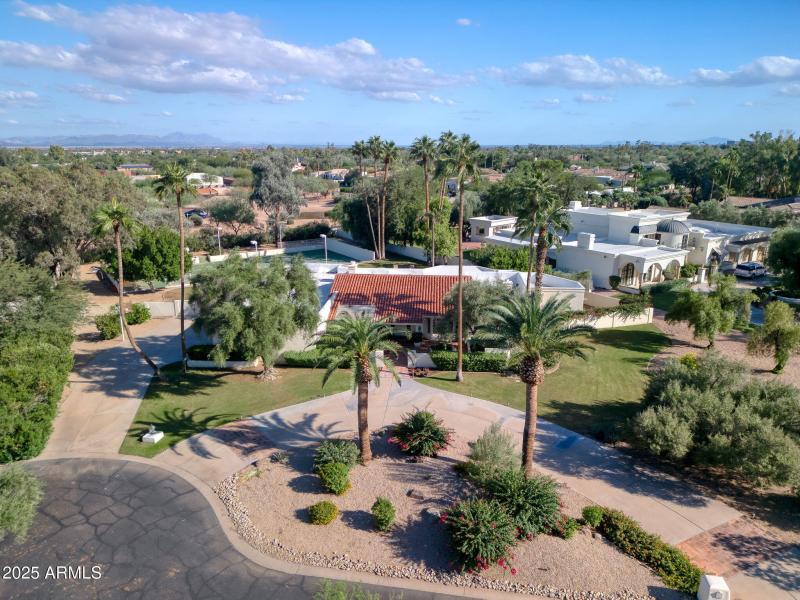 Idyllic cul-de-sac placement