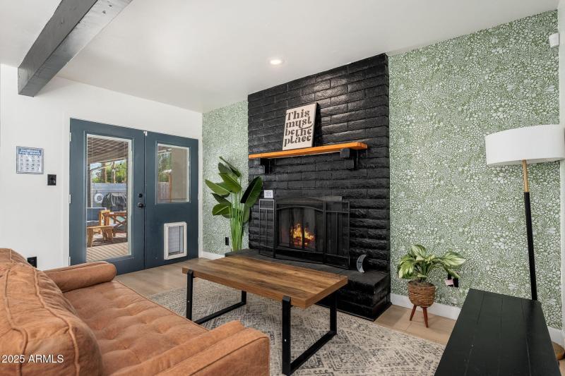 2811 W Rosewood Dr - 13