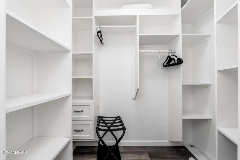 2811 W Rosewood Dr - 56