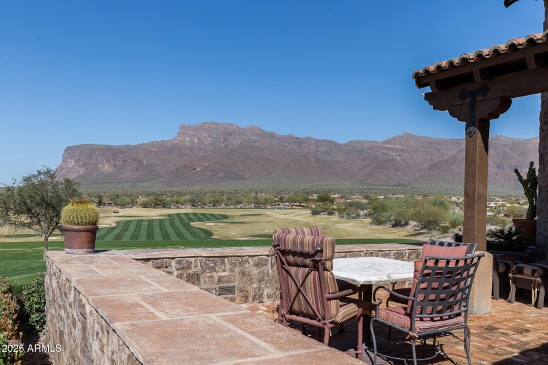 11 Superstition Mountain Community