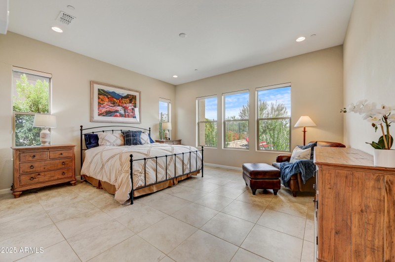 18-Primary Suite