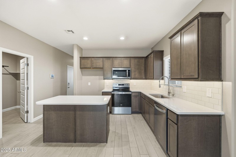 12-web-or-mls-Horro-12