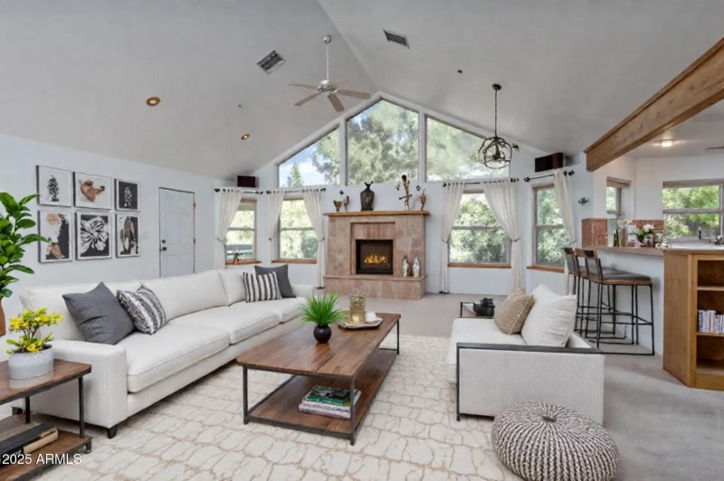 collov-ai_20251016180652_jyzycl