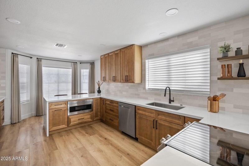 18036 N 13th St-14