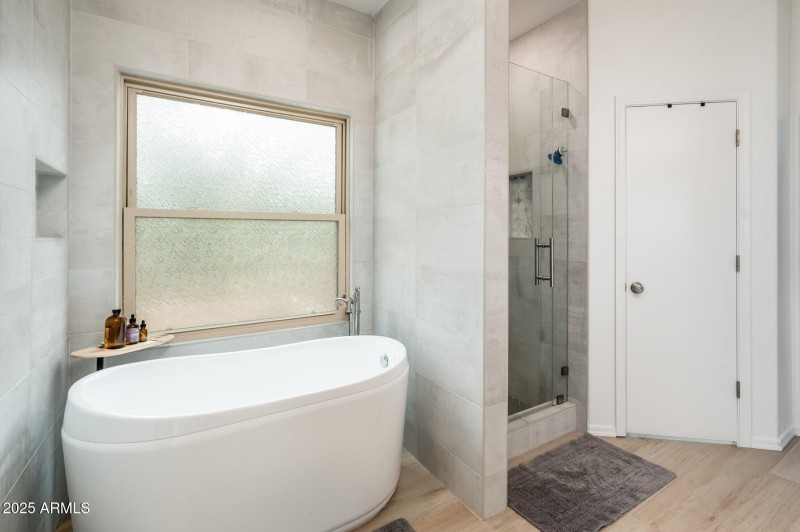 1648 E Palomino Dr - MLS-24