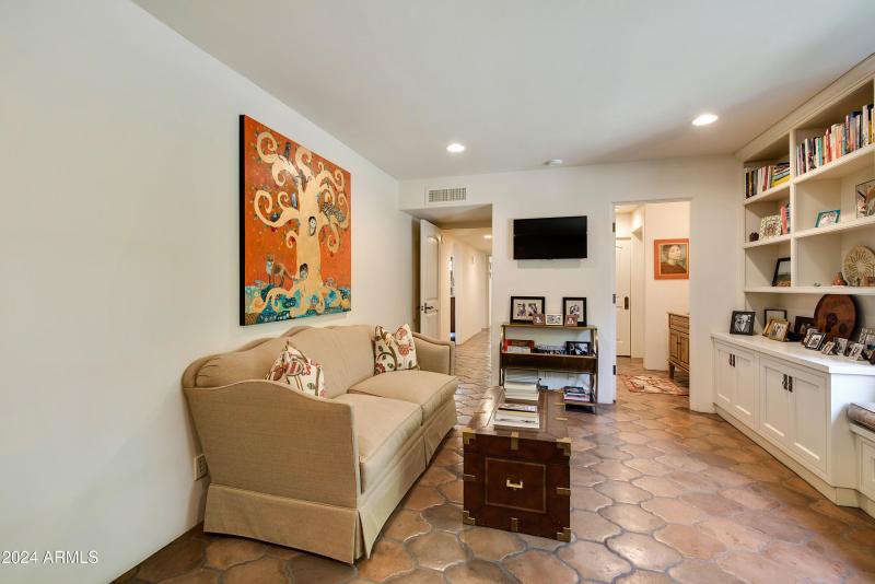 Lower Level Guest Suite 2