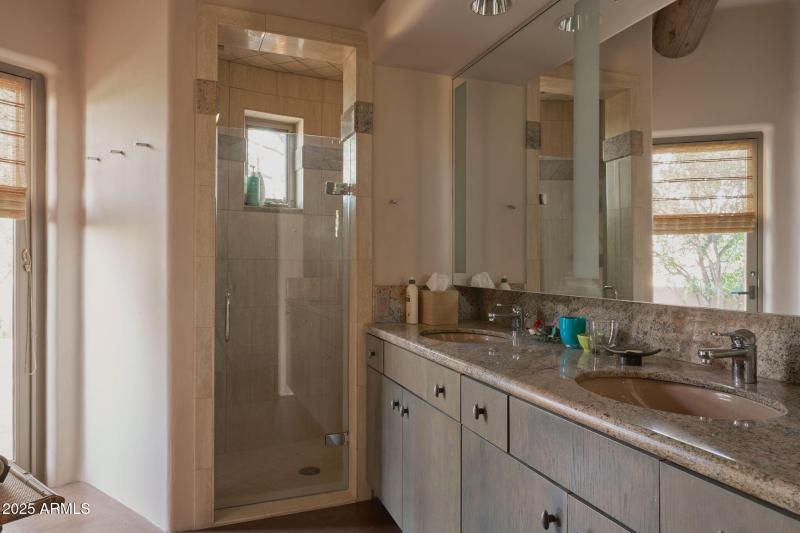 Casita bath 1