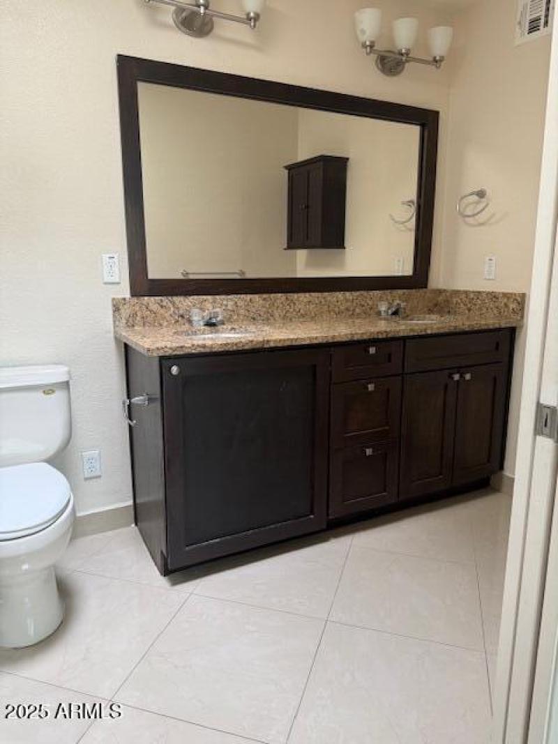 Villa Monterey - Primary bathroom