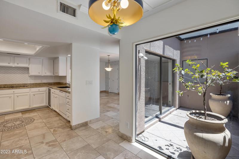 Kitchen atrium breakfast area