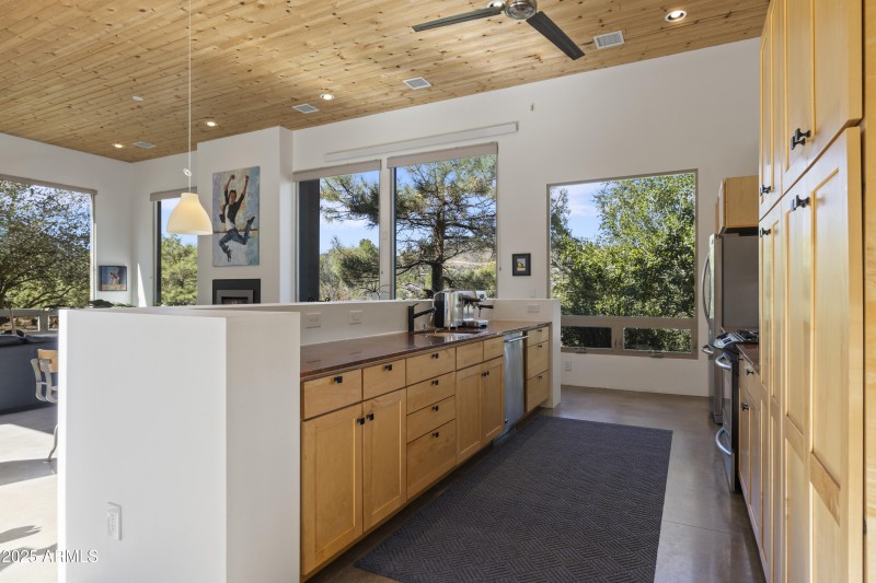 GRANITE COUNTER TOPS