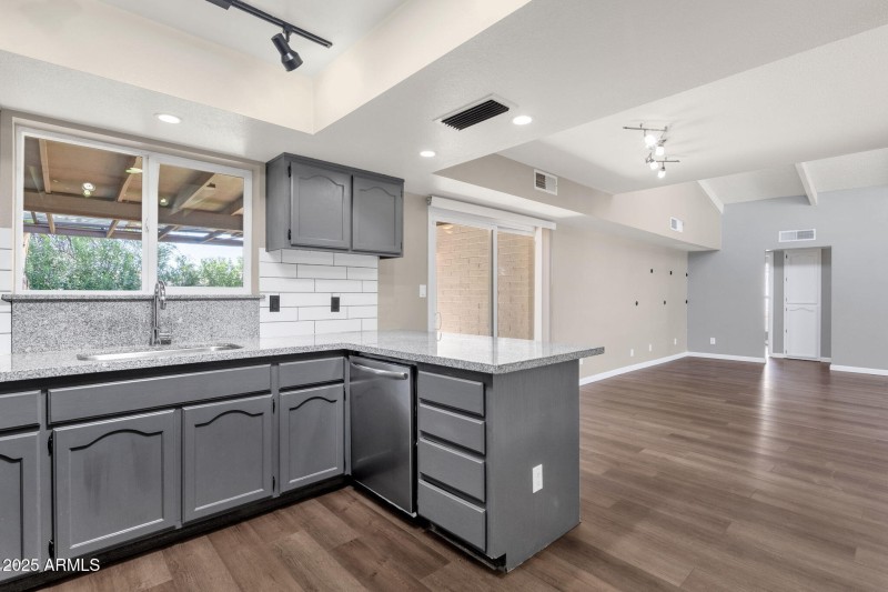 Kitchen - 2041 Karen Drive