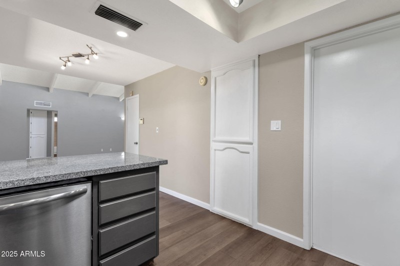 Kitchen - 2041 Karen Drive