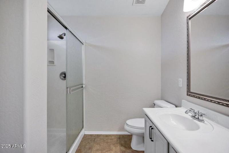 20250918232029251855000000-o