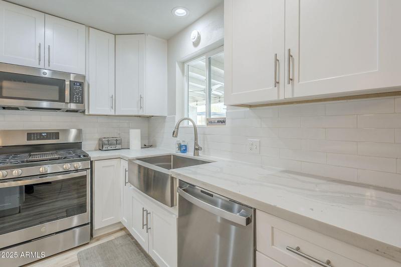 11-web-or-mls-Bluefield-11