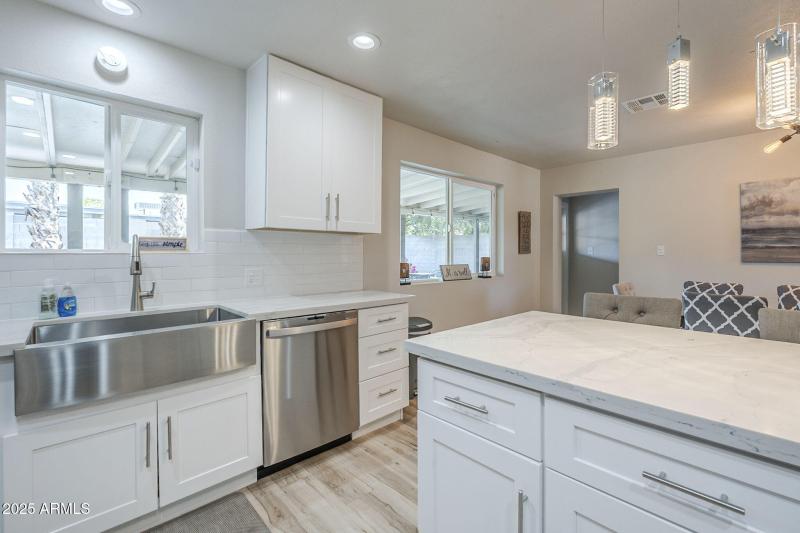 12-web-or-mls-Bluefield-12