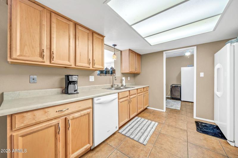 mls_9653 W Purdue Ave-16