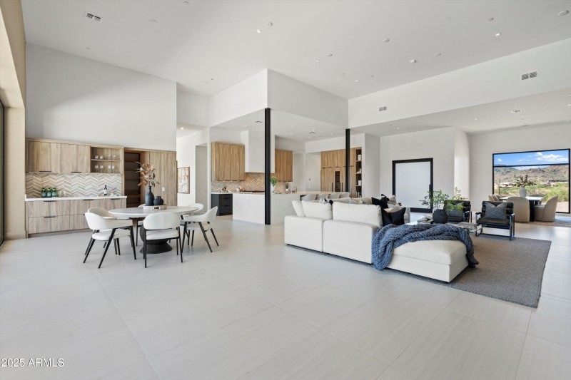 12-Breakfast Nook to Living