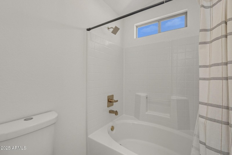 Primary Ensuite Bath