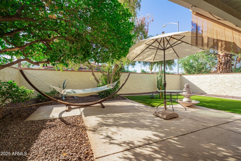 5522 Backyard 1