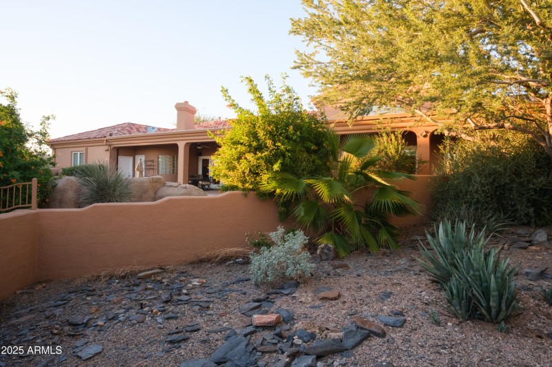 Additional fenced yard