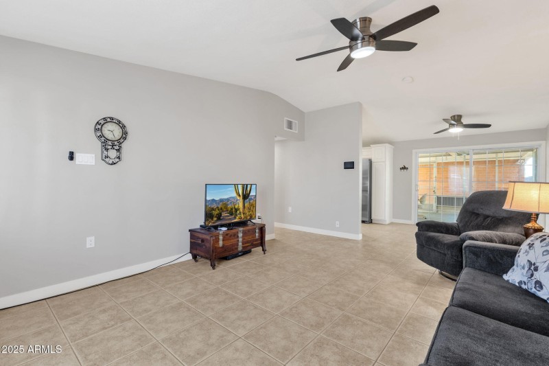 9-web-or-mls-345-w-montecito-ave