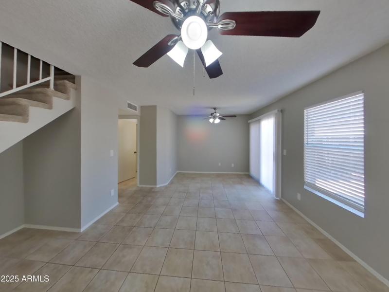 1_pc_WmUEwPIDmD_QnjccfOPem_layout_1