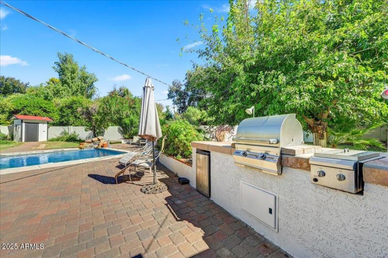 25-Patio Grill