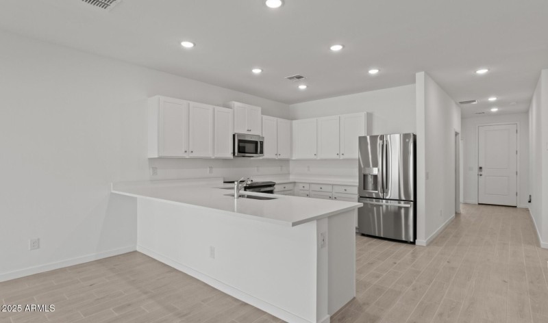 MR Lot #68 Kitchen 2 (Large)