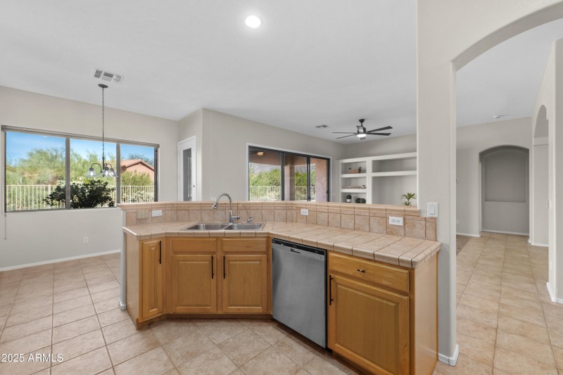 7080-E-Casa-Requena-Drive-16