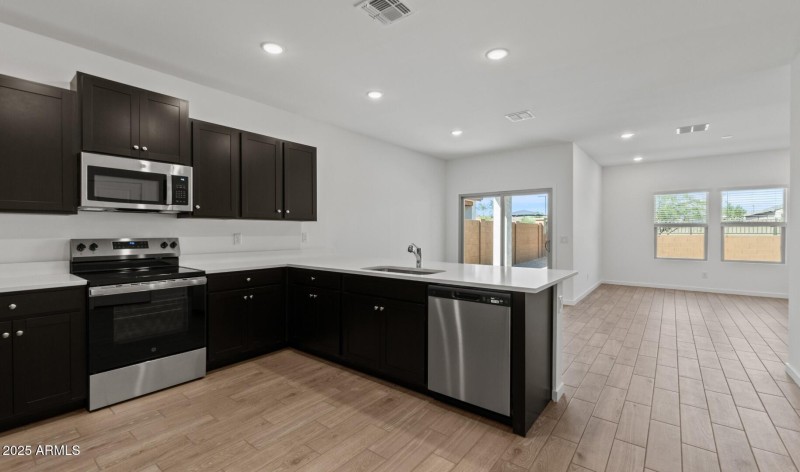 MR Lot #88 Kitchen 4 (Large)