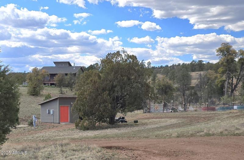 2.5 Acres from Easemt SE corner