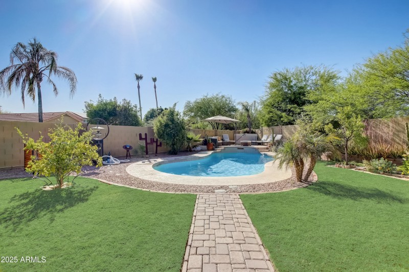 E Kiva Ave-031_4.9MB