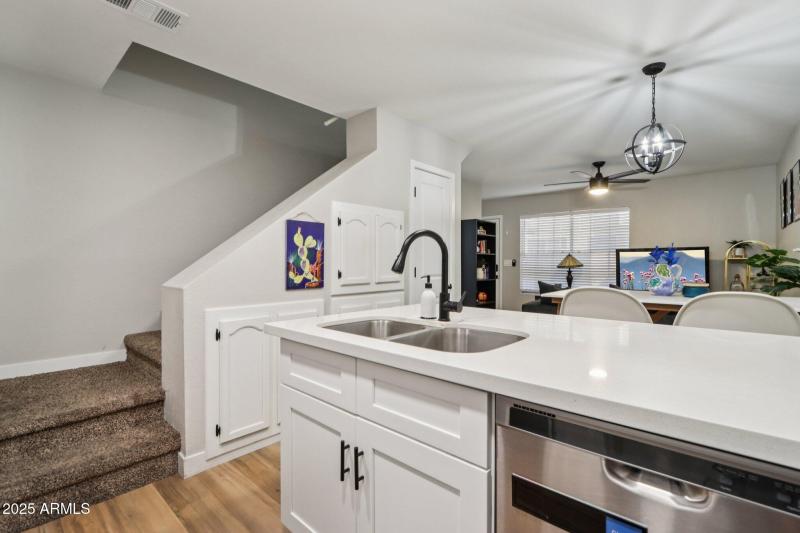 9-web-or-mls-N Alma School Rd-S1710-009