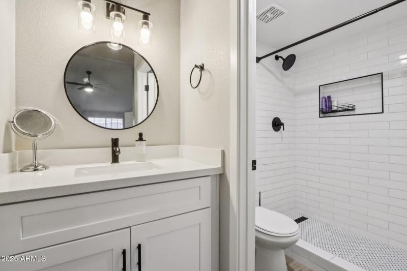 28-web-or-mls-N Alma School Rd-S1710-028