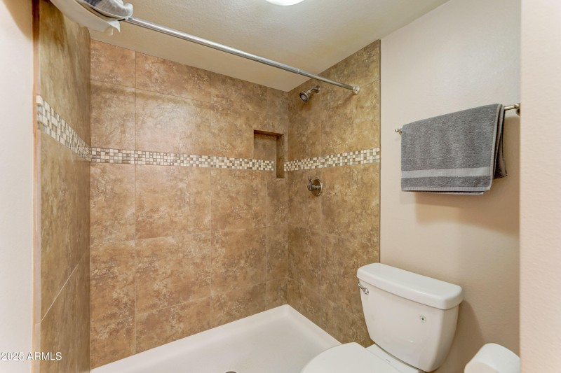 4761 Ute Primary Bath Walk-in Shower