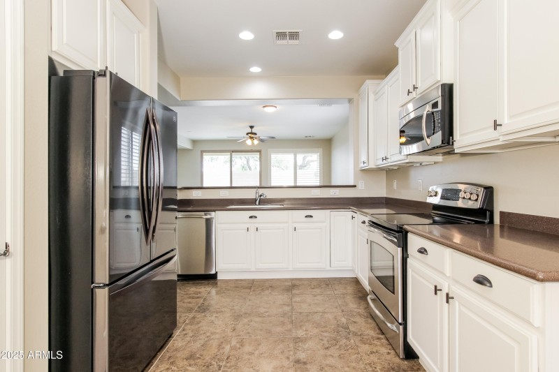 008-photo-kitchen-11348136