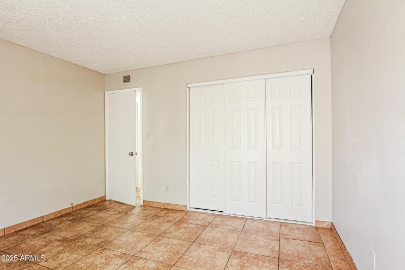 11-photo-Main-Bedroom