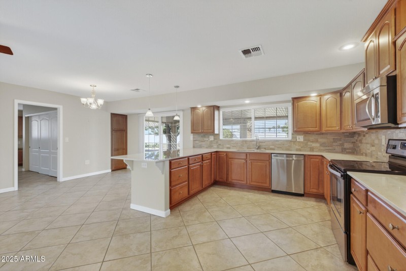 13_19222_N_Welk_Dr12_mls