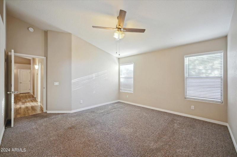 09-009-primary-bedroom