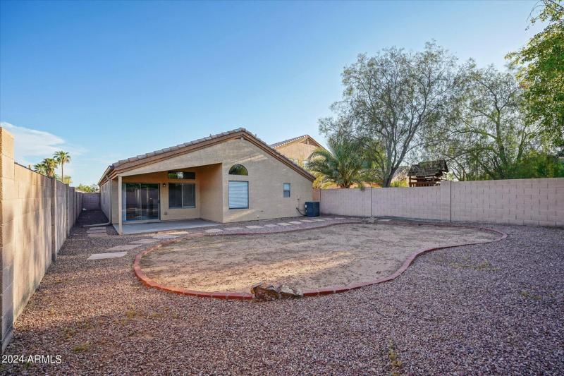 18-018-rear-exterior