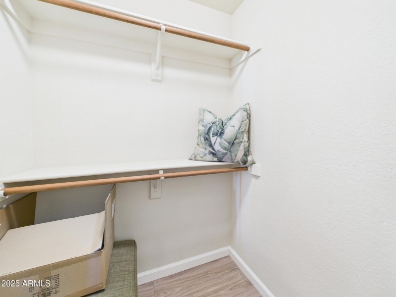 CAM02404G0-PR0150-STILL001