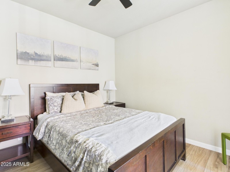 CAM02404G0-PR0150-STILL007