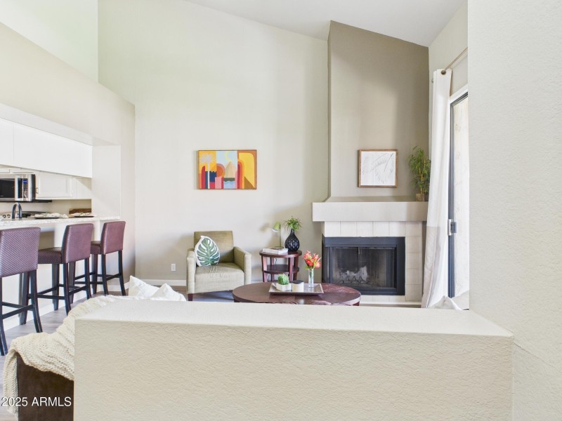 CAM02404G0-PR0150-STILL012