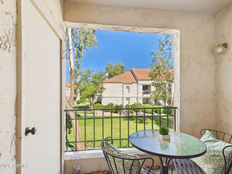 CAM02404G0-PR0150-STILL018