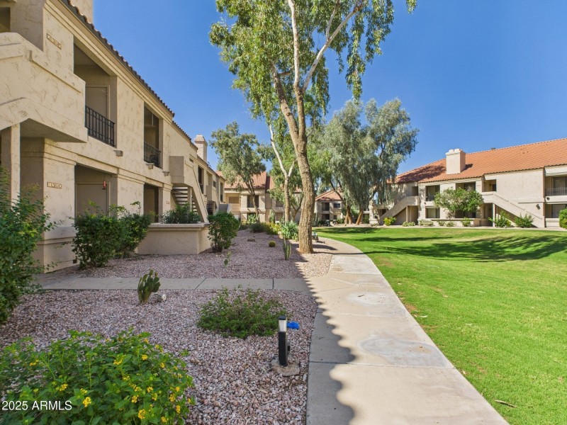 CAM02404G0-PR0150-STILL021