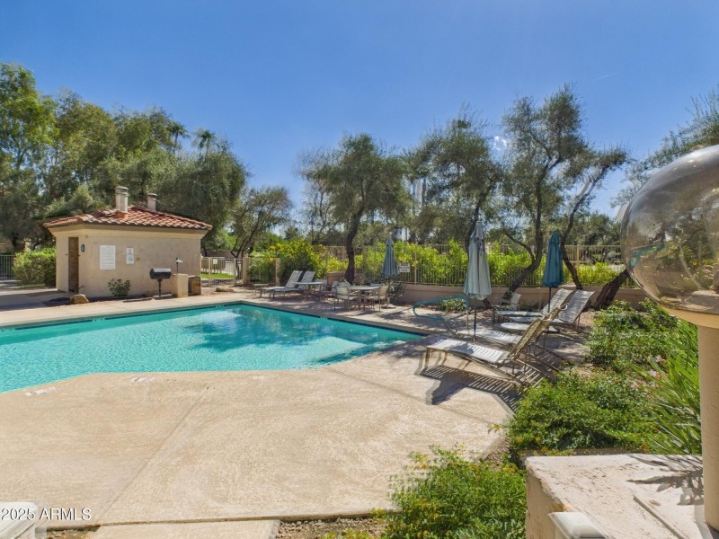 CAM02404G0-PR0150-STILL023