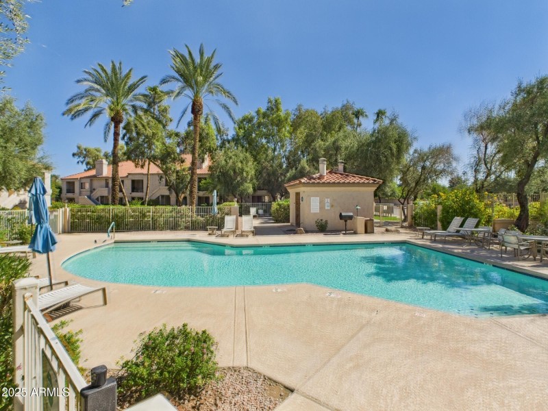 CAM02404G0-PR0150-STILL024