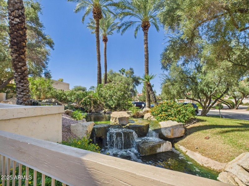 CAM02404G0-PR0150-STILL037