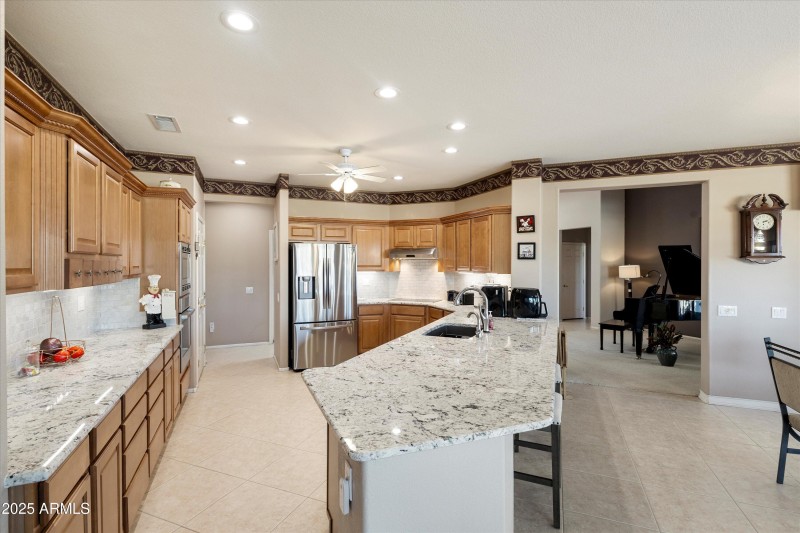 12-15304 W Sierra Vista Dr