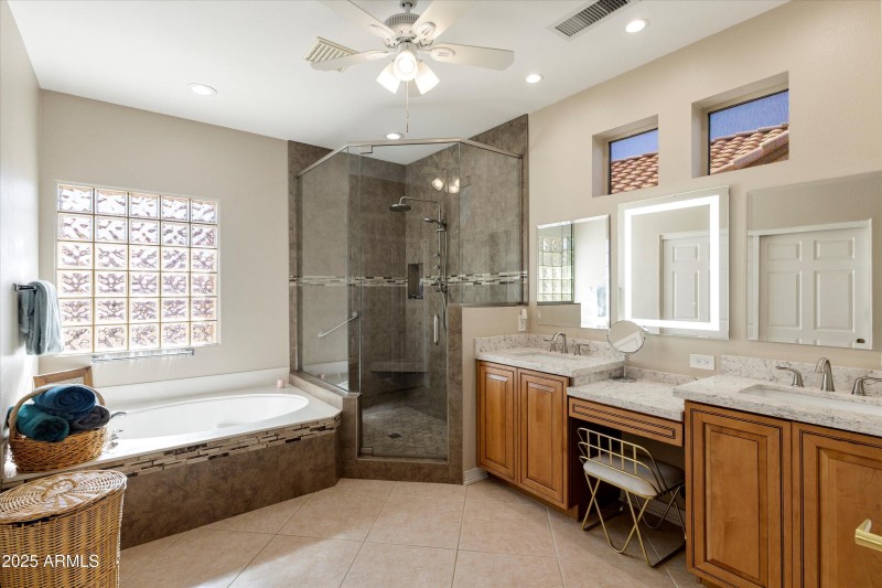 23-15304 W Sierra Vista Dr